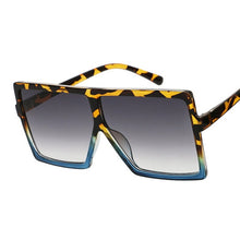 Load image into Gallery viewer, &#39;Lynn&quot; Oversized Sunglasses
